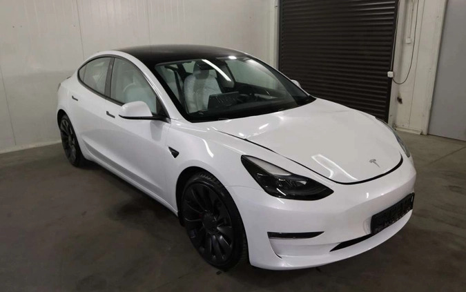 Tesla Model 3 cena 134900 przebieg: 2887, rok produkcji 2022 z Józefów małe 326